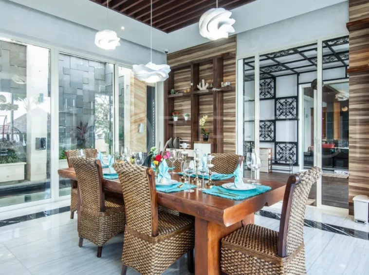 Sophisticated-Cliffside-Villa-with-Stunning-Ocean-Views-for-Sale-near-Pandawa-Beach-Bali-1