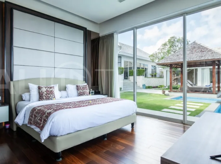 Sophisticated-Cliffside-Villa-with-Stunning-Ocean-Views-for-Sale-near-Pandawa-Beach-Bali-12