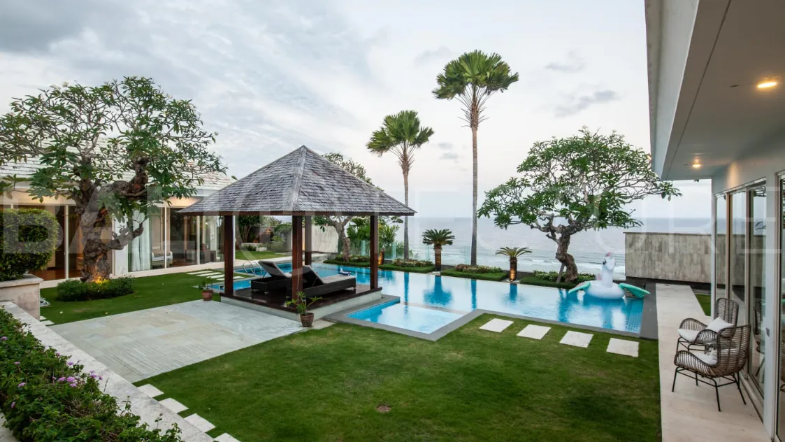 Sophisticated-Cliffside-Villa-with-Stunning-Ocean-Views-for-Sale-near-Pandawa-Beach-Bali-16