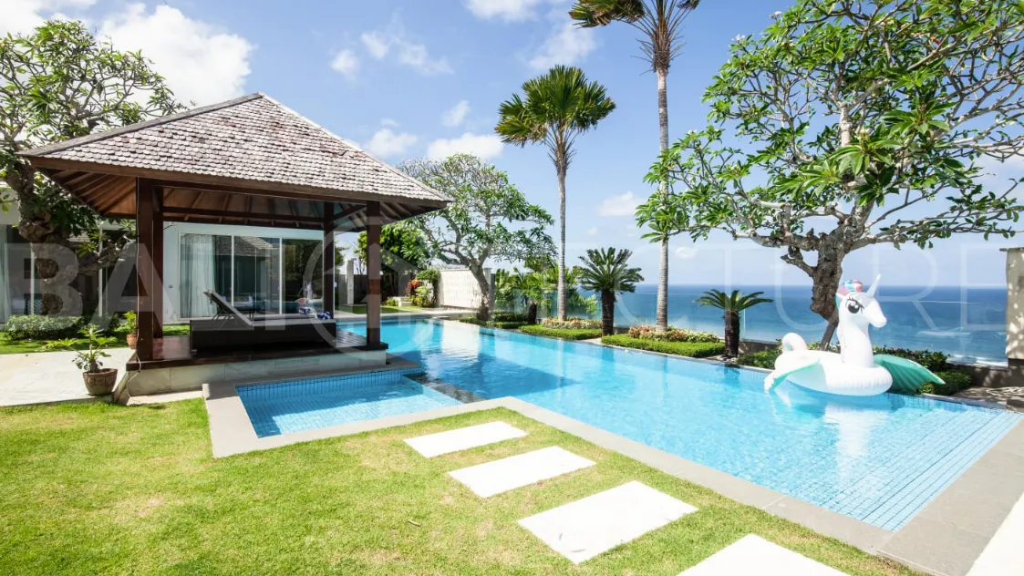 Sophisticated-Cliffside-Villa-with-Stunning-Ocean-Views-for-Sale-near-Pandawa-Beach-Bali-18