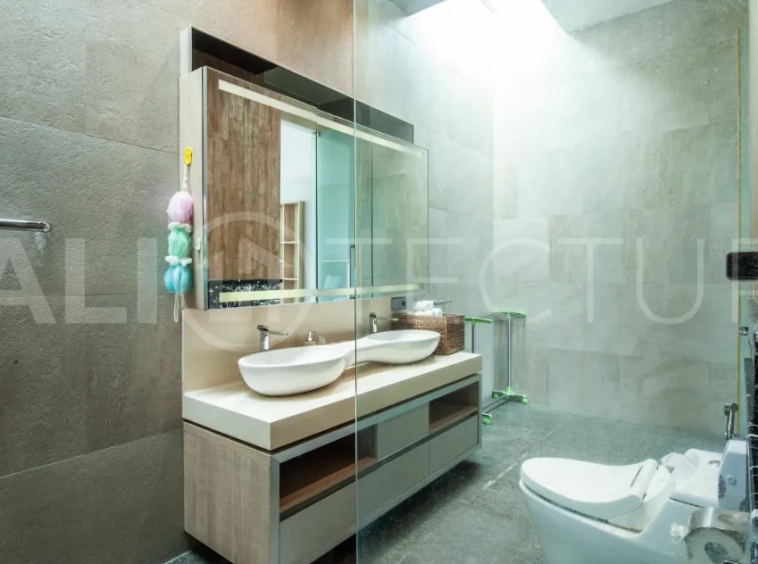 Sophisticated-Cliffside-Villa-with-Stunning-Ocean-Views-for-Sale-near-Pandawa-Beach-Bali-4