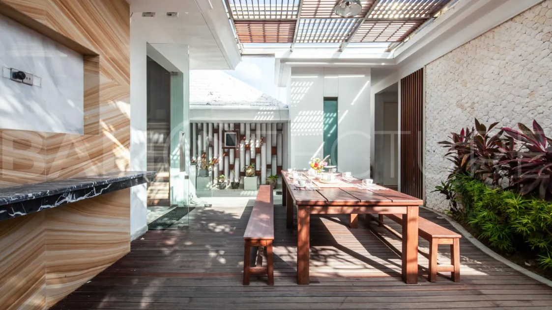 Sophisticated-Cliffside-Villa-with-Stunning-Ocean-Views-for-Sale-near-Pandawa-Beach-Bali-9