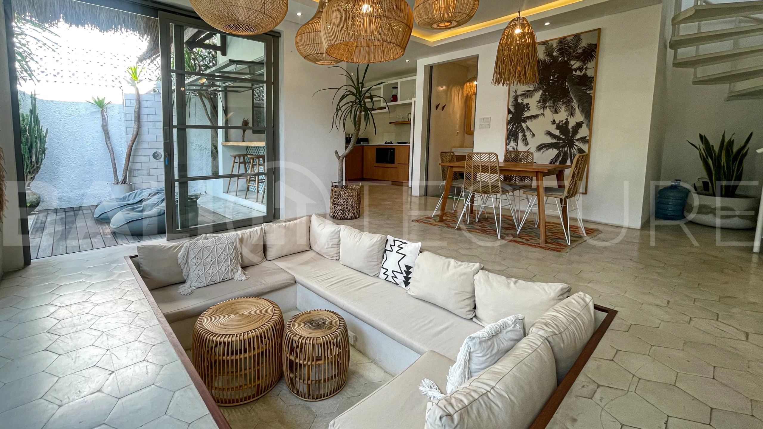 Bohemian-Inspired-Villa-for-Sale-between-Tumbak-Bayuh-and-Buduk-1