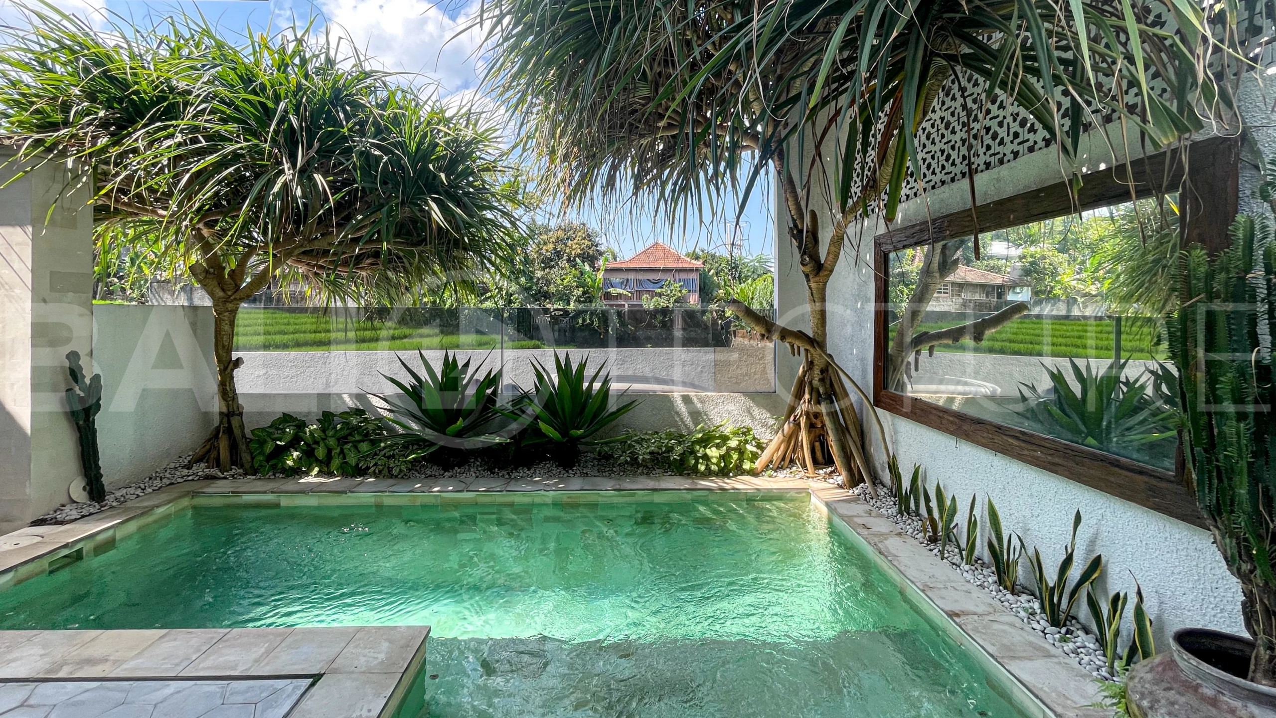 Bohemian-Inspired-Villa-for-Sale-between-Tumbak-Bayuh-and-Buduk-10