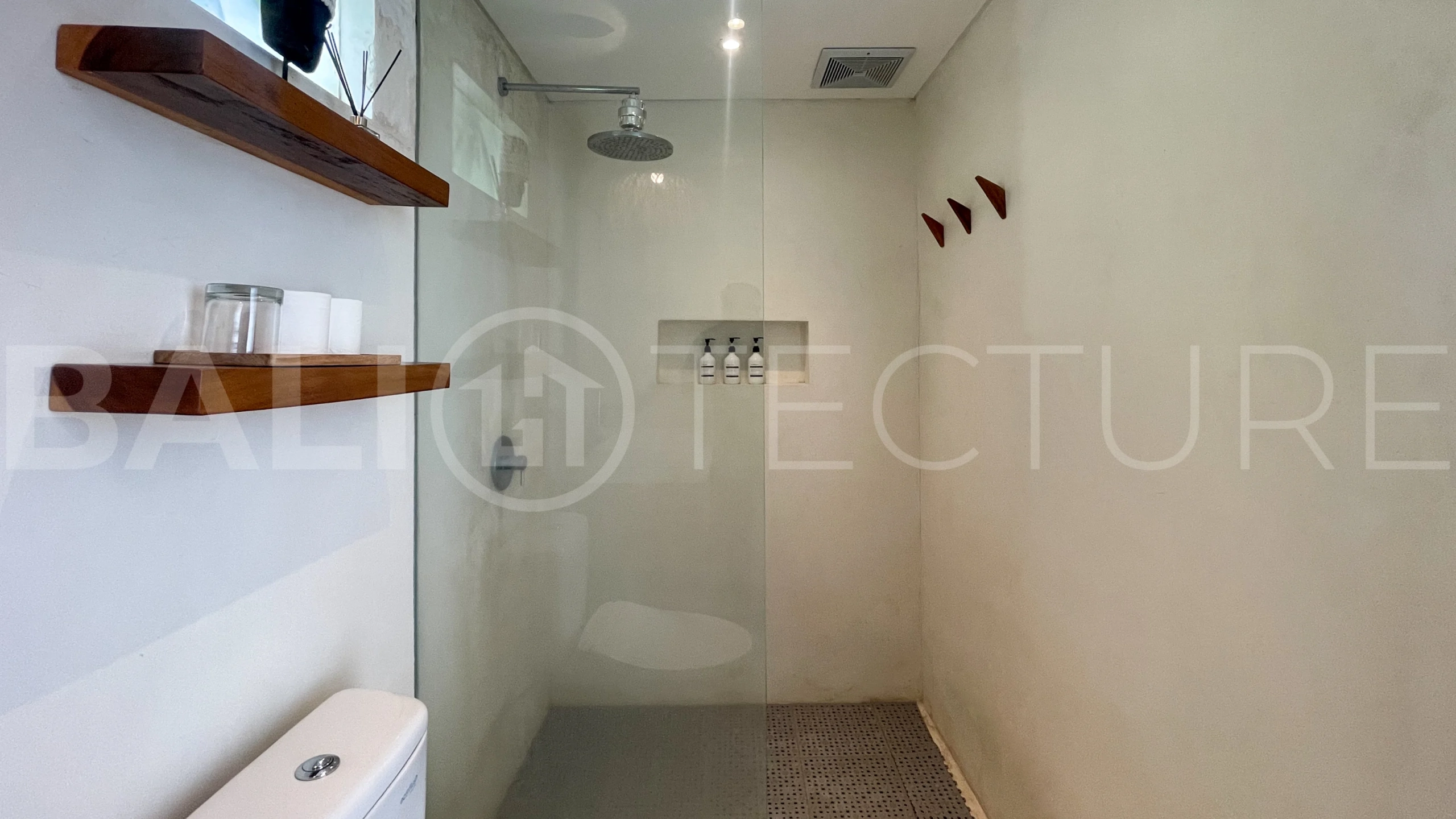 Bohemian-Inspired-Villa-for-Sale-between-Tumbak-Bayuh-and-Buduk-16