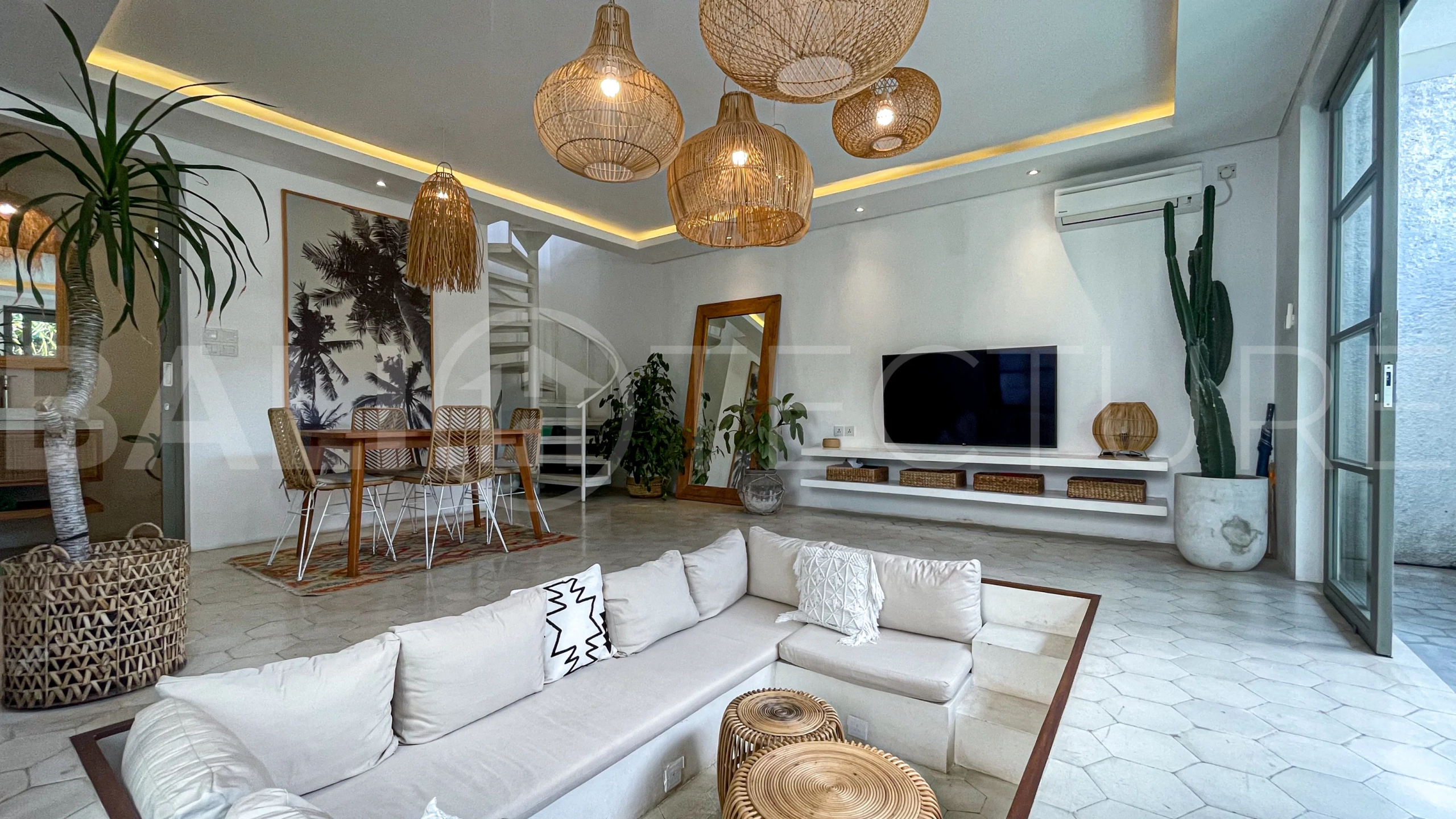 Bohemian-Inspired-Villa-for-Sale-between-Tumbak-Bayuh-and-Buduk-20