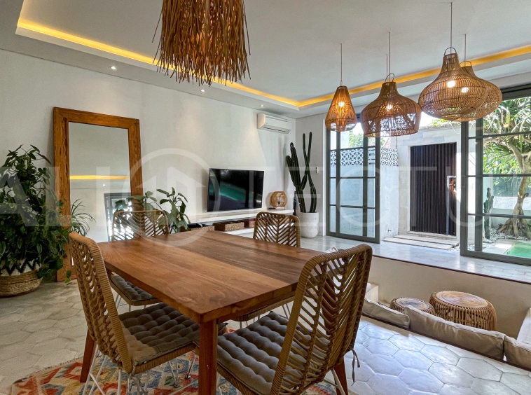 Bohemian-Inspired-Villa-for-Sale-between-Tumbak-Bayuh-and-Buduk-3