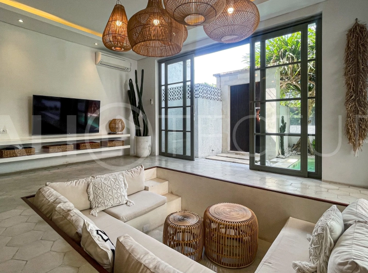 Bohemian-Inspired-Villa-for-Sale-between-Tumbak-Bayuh-and-Buduk-4