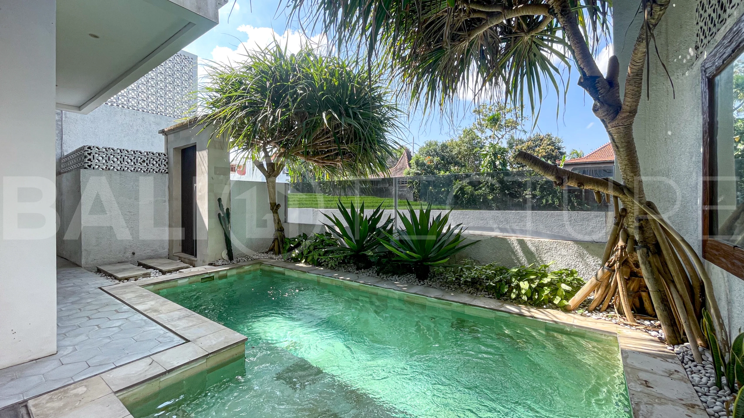 Bohemian-Inspired-Villa-for-Sale-between-Tumbak-Bayuh-and-Buduk-9