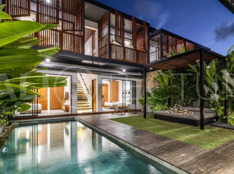 Extraordinary-4-Bedroom-Villa-for-Sale-near-Batu-Bolong-Beach-Canggu-12