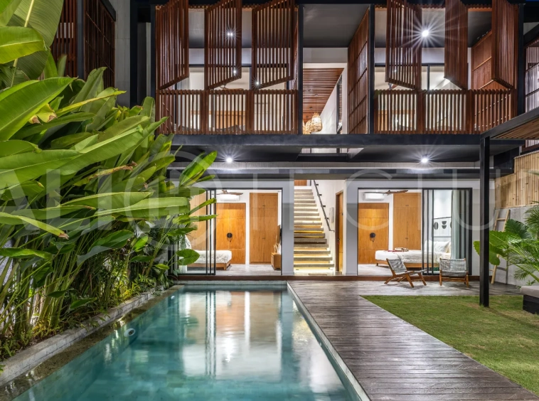 Extraordinary-4-Bedroom-Villa-for-Sale-near-Batu-Bolong-Beach-Canggu-13