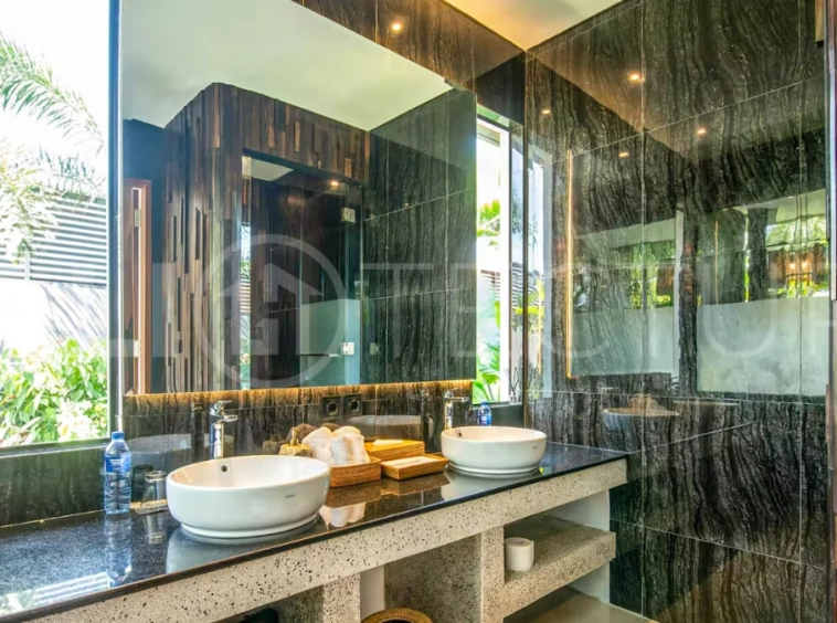 Luxury-Japanese-Style-Villa-for-Sale-in-Seminyak-Bali-23