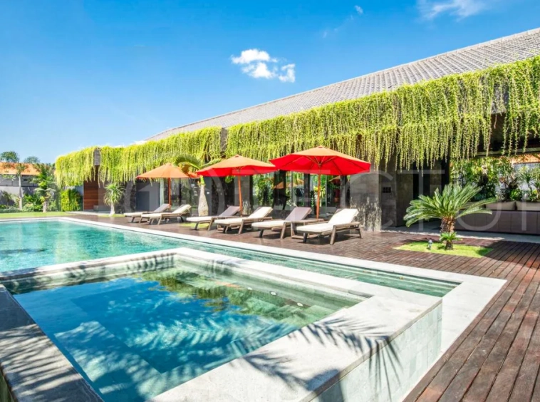 Luxury-Japanese-Style-Villa-for-Sale-in-Seminyak-Bali-8