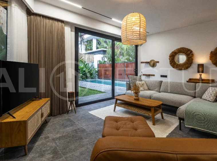 Modern-Tropical-3-Bedroom-Villa-for-Sale-near-Batu-Bolong-Beach-Canggu-10