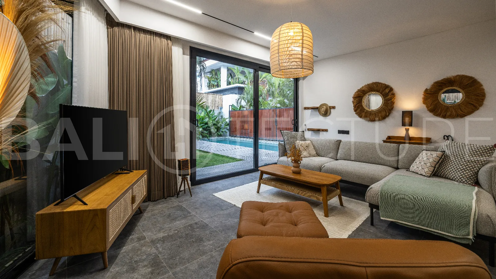 Modern-Tropical-3-Bedroom-Villa-for-Sale-near-Batu-Bolong-Beach-Canggu-10