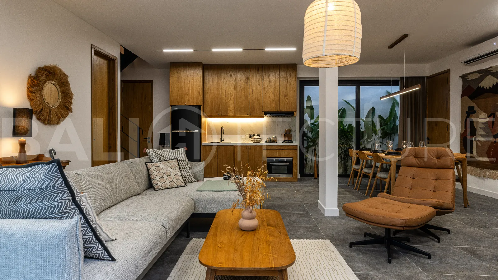 Modern-Tropical-3-Bedroom-Villa-for-Sale-near-Batu-Bolong-Beach-Canggu-11