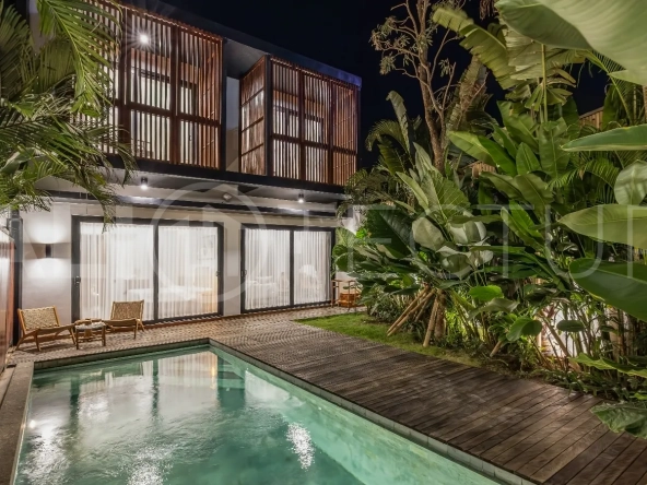 Modern-Tropical-3-Bedroom-Villa-for-Sale-near-Batu-Bolong-Beach-Canggu-13