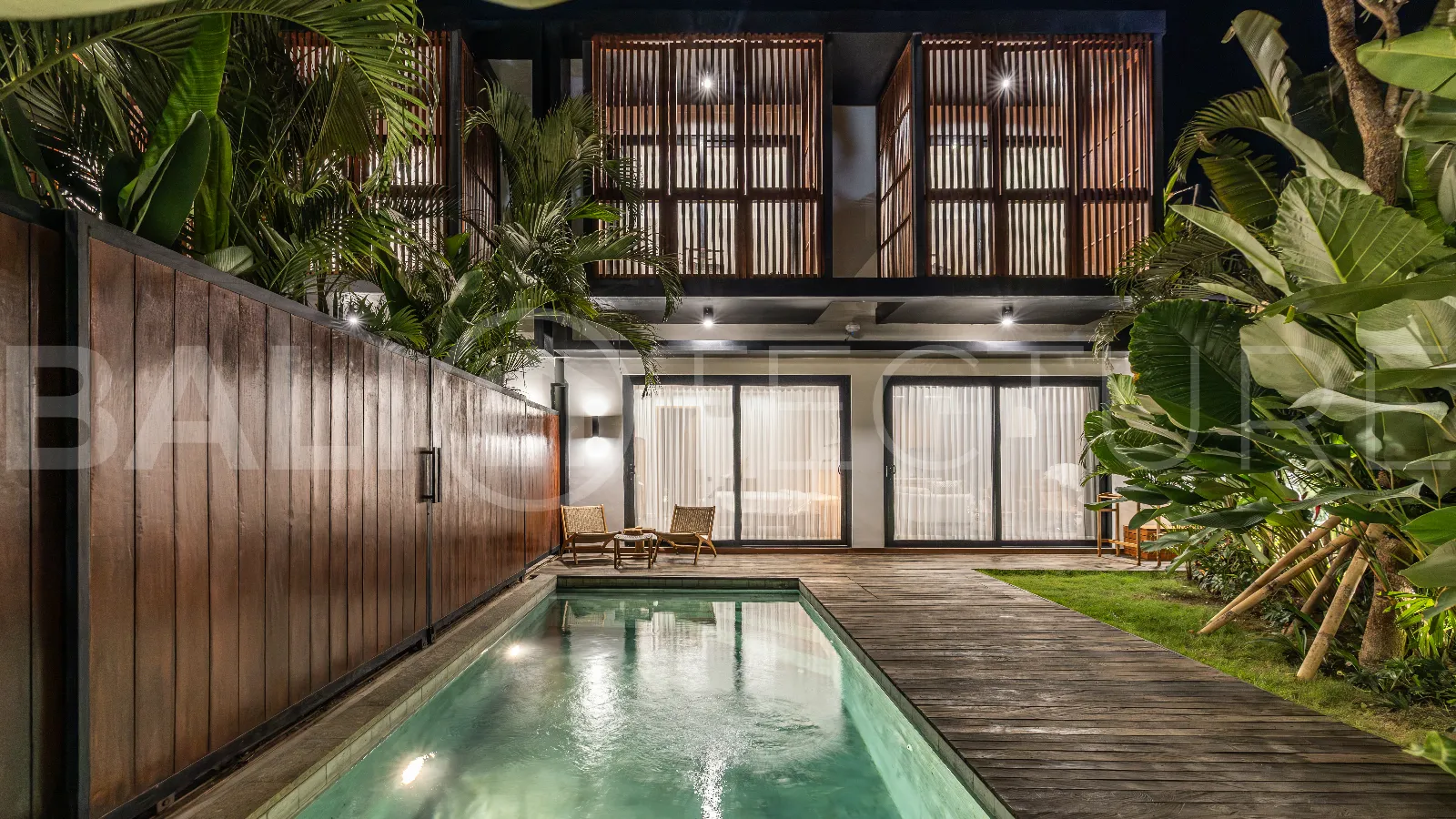 Modern-Tropical-3-Bedroom-Villa-for-Sale-near-Batu-Bolong-Beach-Canggu-14