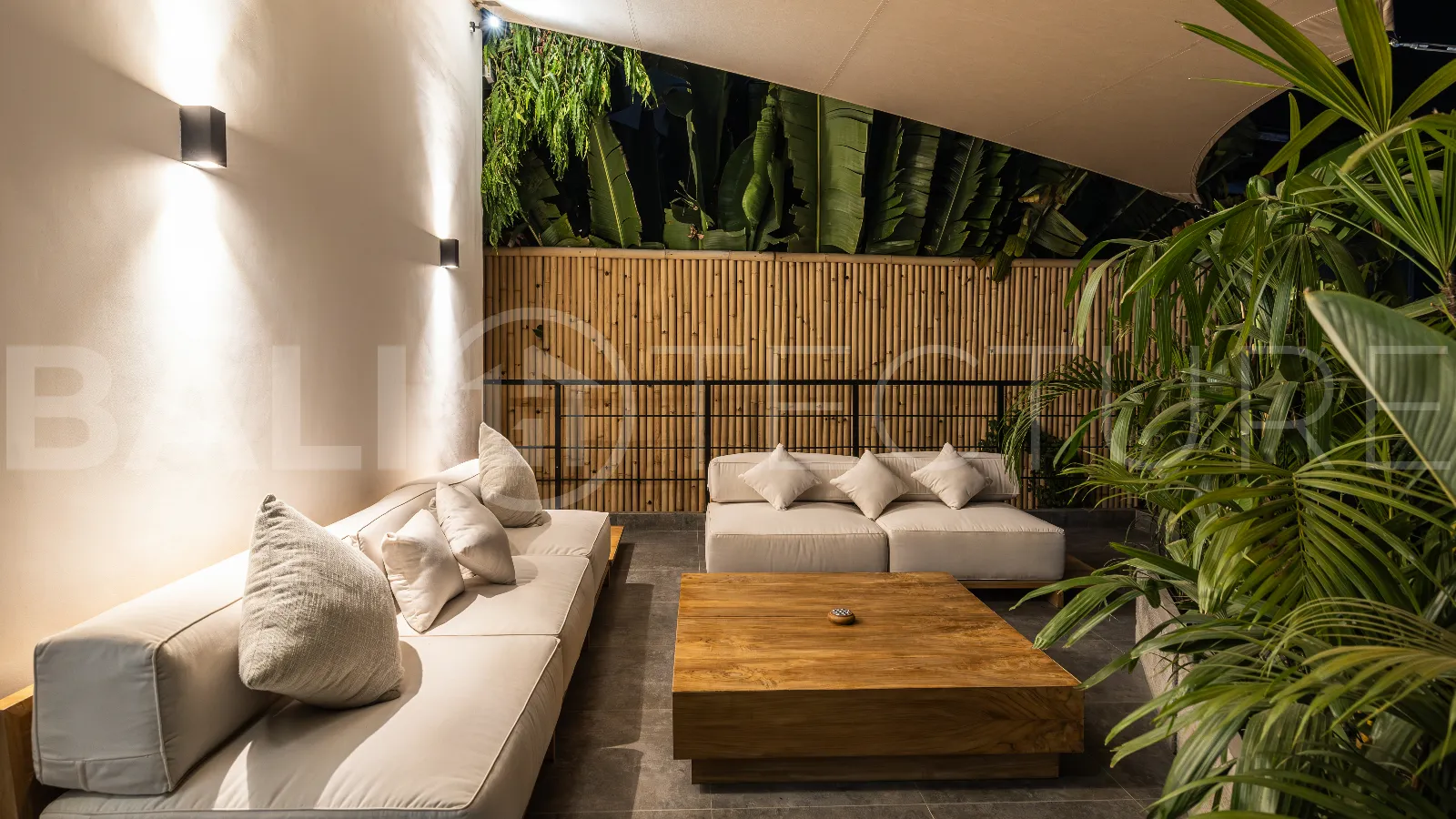 Modern-Tropical-3-Bedroom-Villa-for-Sale-near-Batu-Bolong-Beach-Canggu-15