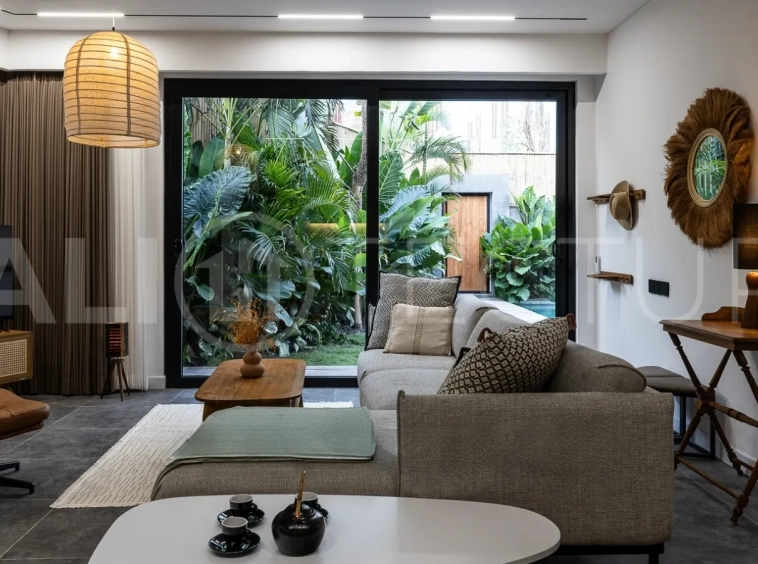 Modern-Tropical-3-Bedroom-Villa-for-Sale-near-Batu-Bolong-Beach-Canggu-16