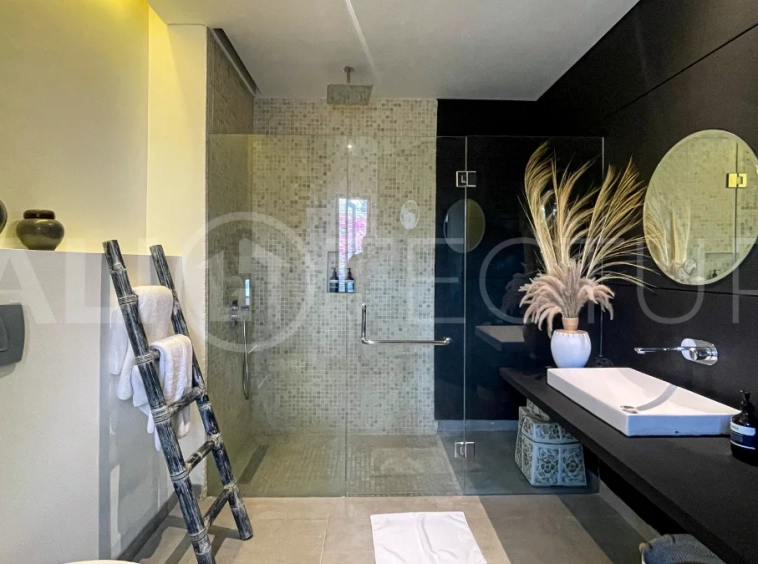 Spacious-3-Bedroom-Villa-for-Sale-in-the-Heart-of-Umalas-Bali-36
