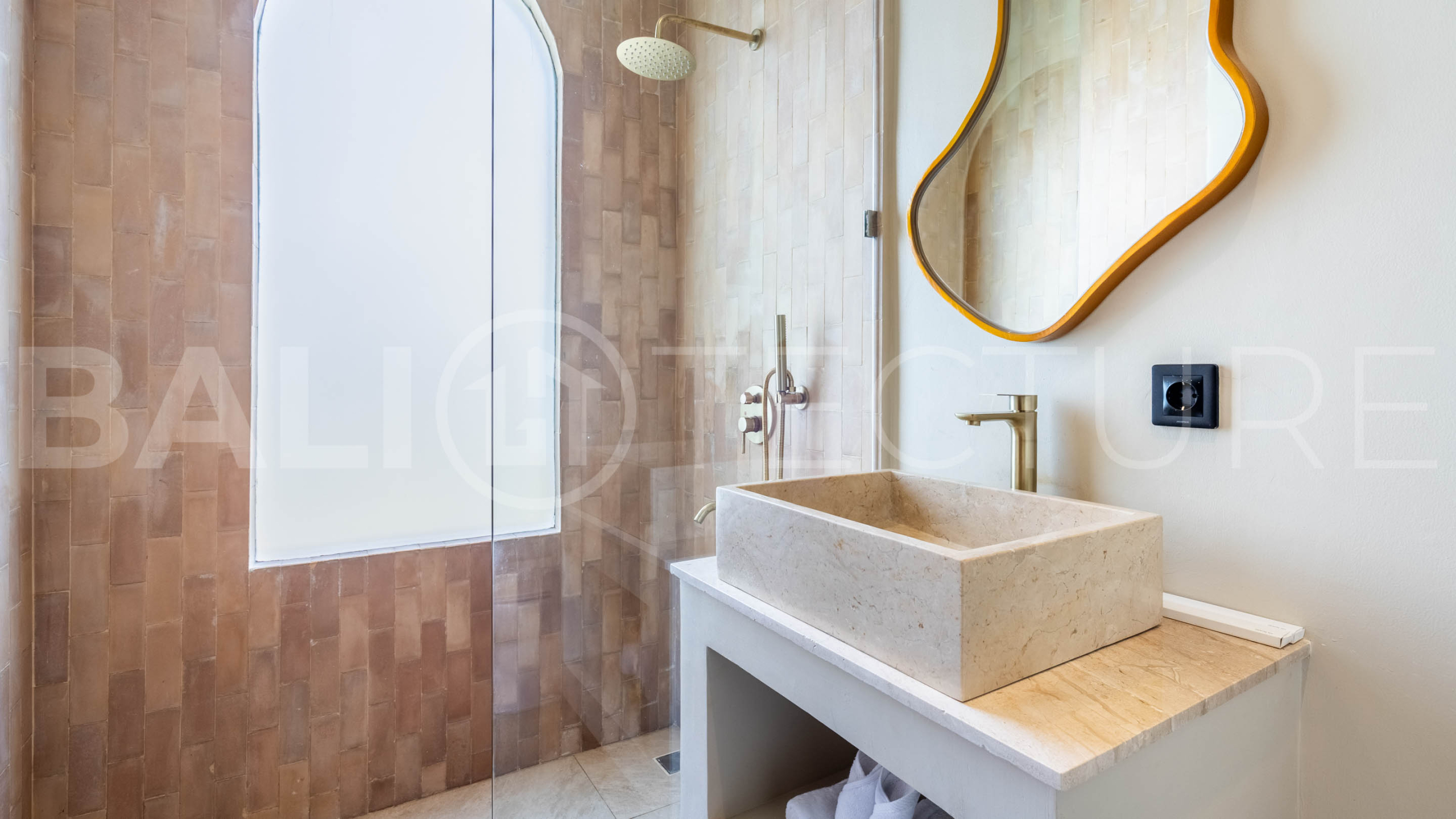 Stunning Finished 2 Bedroom Villa for Sale in Pererenan2