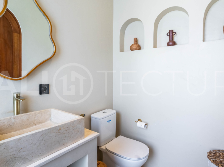 Stunning Finished 2 Bedroom Villa for Sale in Pererenan7