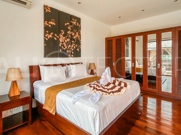 Amazing-Ocean-Views-Villa-for-Sale-in-Balangan-8