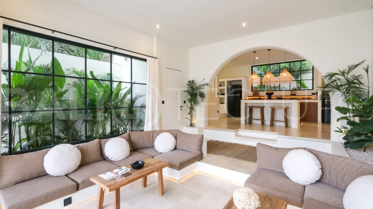 Brand-New-Tropical-Villa-for-Sale-in-Pererenan-11
