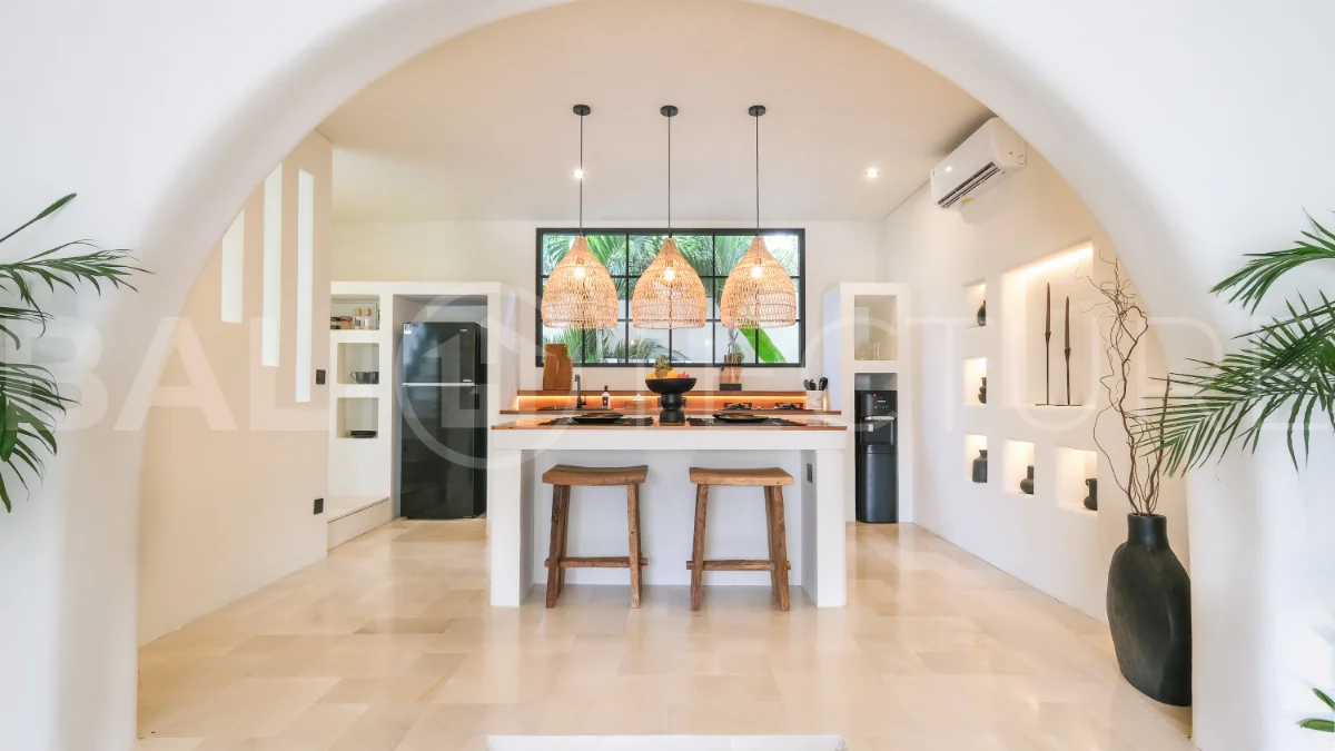 Brand-New-Tropical-Villa-for-Sale-in-Pererenan-12