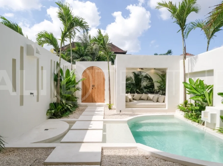 Brand-New-Tropical-Villa-for-Sale-in-Pererenan-8