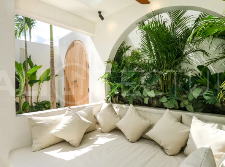 Brand-New-Tropical-Villa-for-Sale-in-Pererenan-9