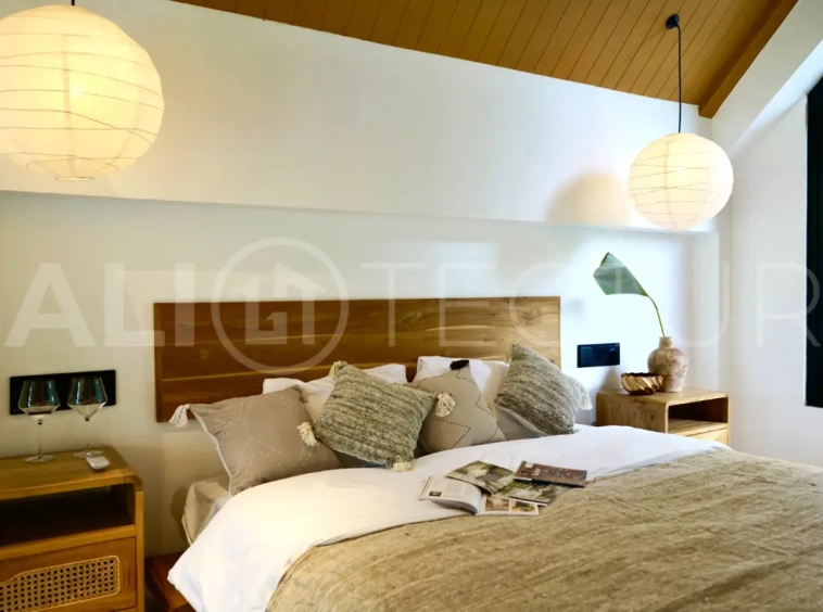Tranquil Ubud Villa with Modern Tropical Design14