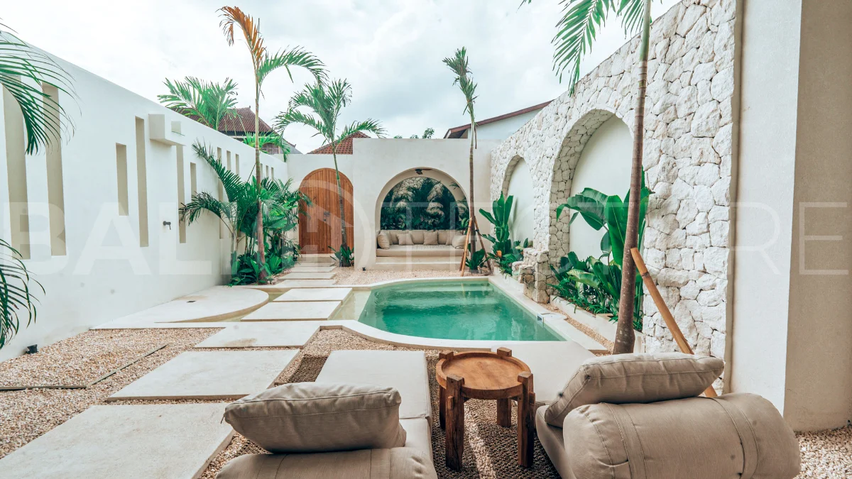 Tropical-Mediterranean-Villa-for-Sale-in-Pererenan-1