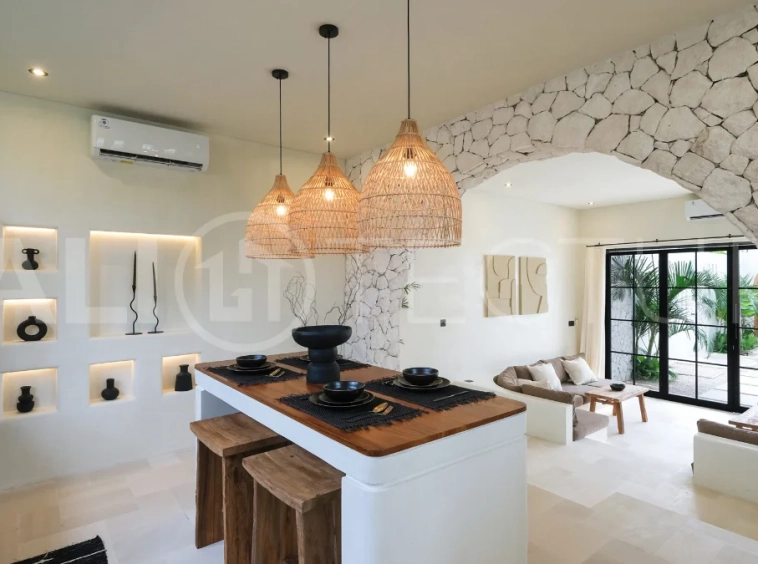 Tropical-Mediterranean-Villa-for-Sale-in-Pererenan-10