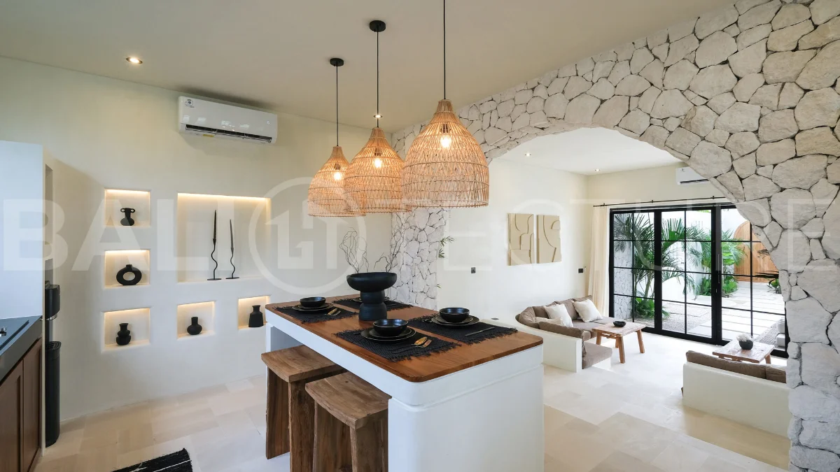Tropical-Mediterranean-Villa-for-Sale-in-Pererenan-10