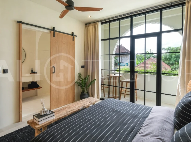 Tropical-Mediterranean-Villa-for-Sale-in-Pererenan-11