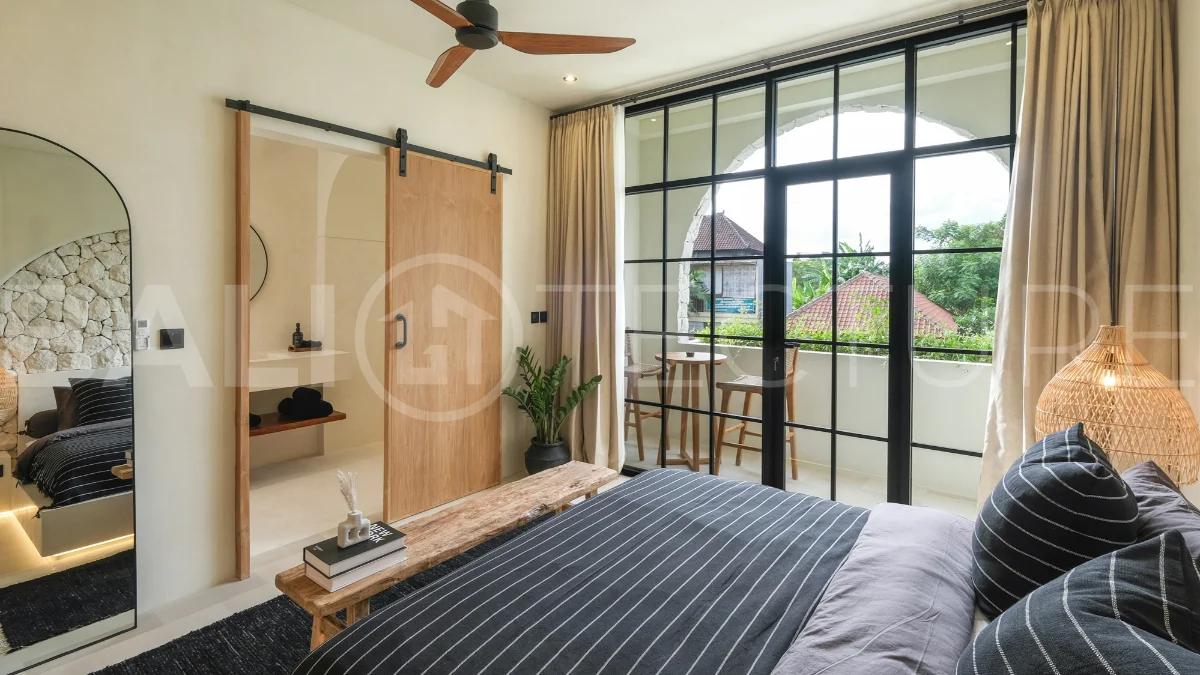 Tropical-Mediterranean-Villa-for-Sale-in-Pererenan-11