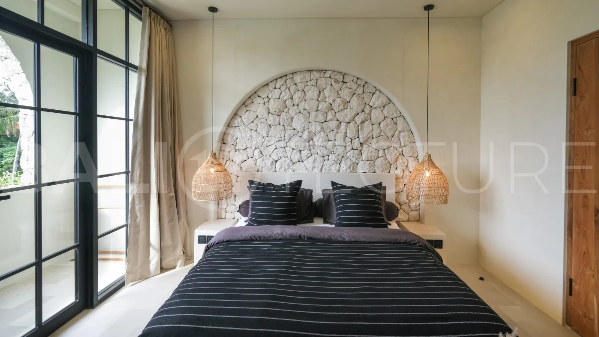 Tropical-Mediterranean-Villa-for-Sale-in-Pererenan-12