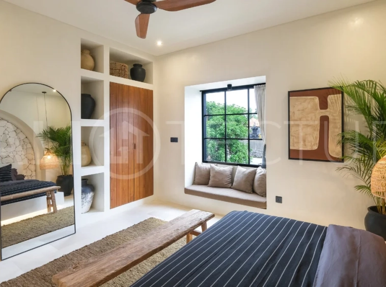 Tropical-Mediterranean-Villa-for-Sale-in-Pererenan-13