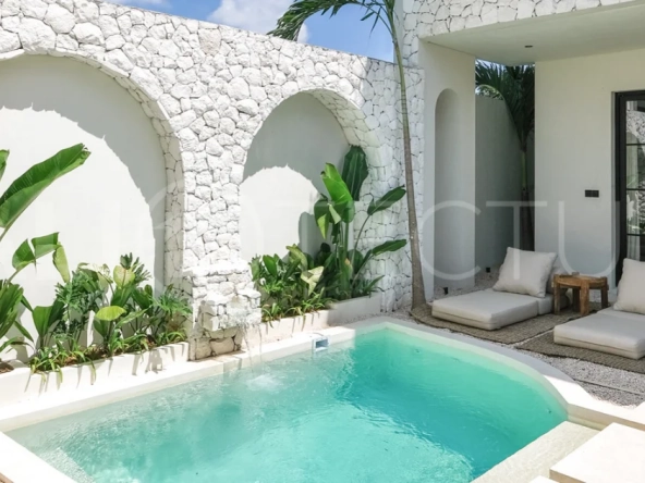 Tropical-Mediterranean-Villa-for-Sale-in-Pererenan-4