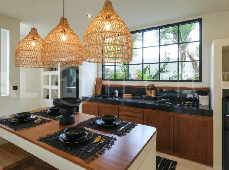 Tropical-Mediterranean-Villa-for-Sale-in-Pererenan-9