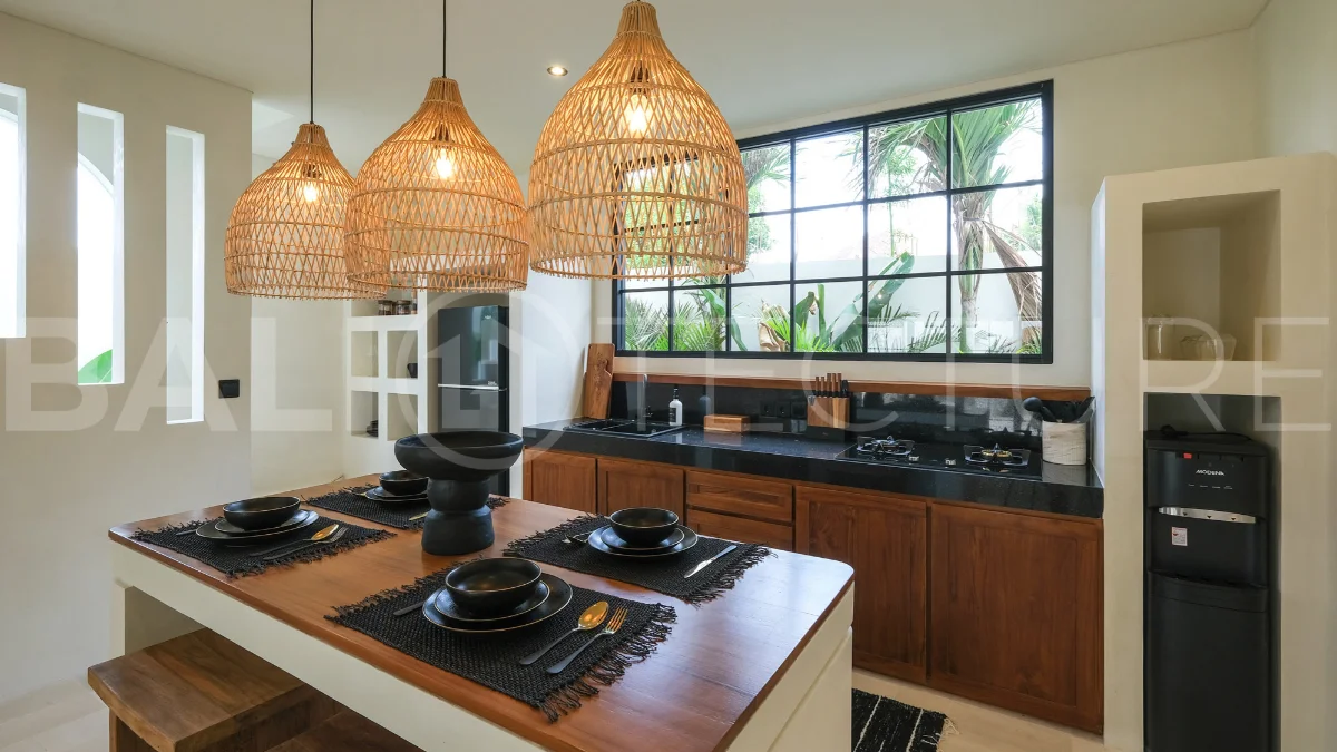 Tropical-Mediterranean-Villa-for-Sale-in-Pererenan-9