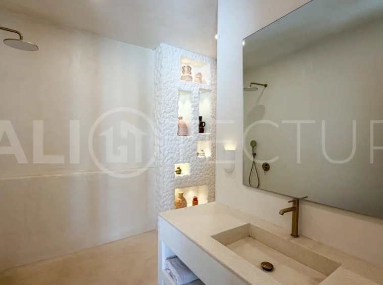 Brand-New-Ricefield-View-Villa-for-Sale-in-Munggu-11