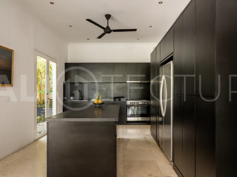 Grand-3-Bedroom-Villa-for-Sale-near-Echo-Beach-Canggu-11