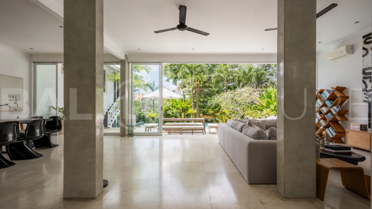 Grand-3-Bedroom-Villa-for-Sale-near-Echo-Beach-Canggu-13