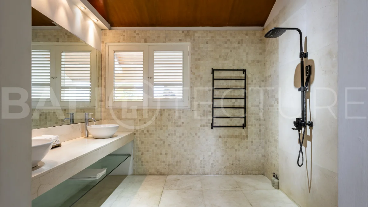 Grand-3-Bedroom-Villa-for-Sale-near-Echo-Beach-Canggu-18