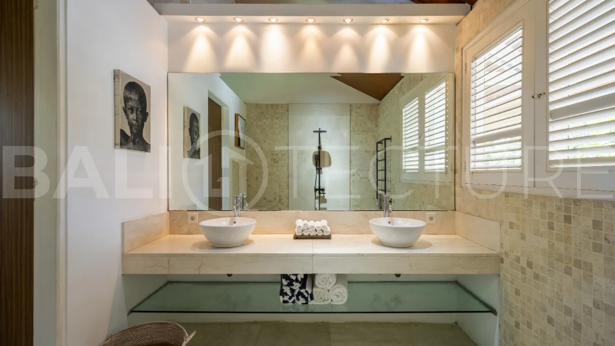 Grand-3-Bedroom-Villa-for-Sale-near-Echo-Beach-Canggu-19