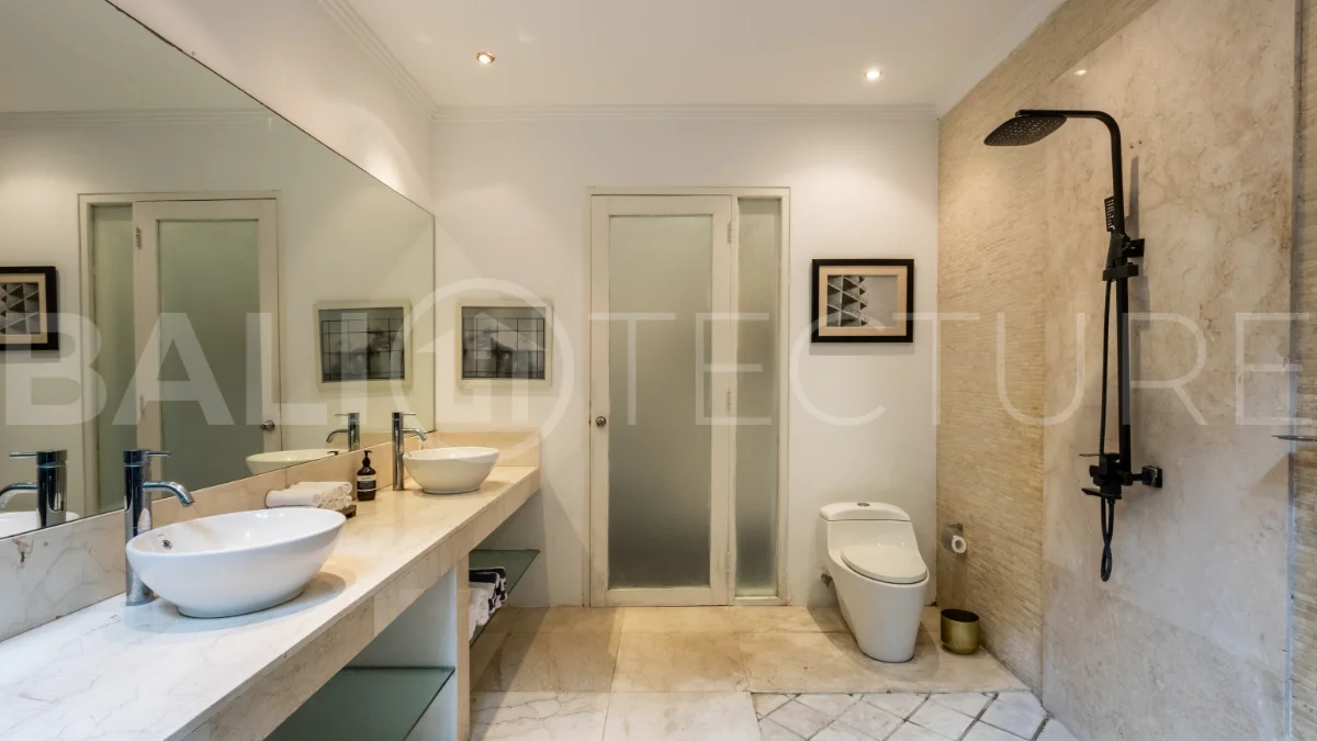 Grand-3-Bedroom-Villa-for-Sale-near-Echo-Beach-Canggu-23