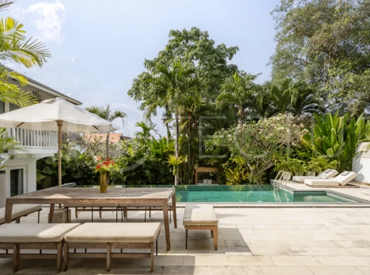 Grand-3-Bedroom-Villa-for-Sale-near-Echo-Beach-Canggu-3